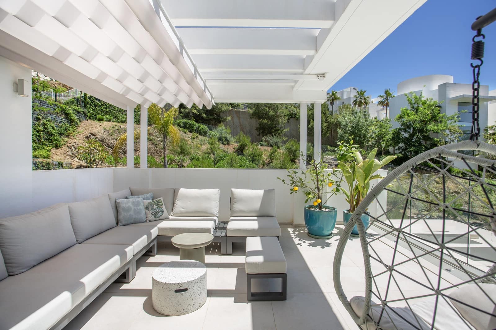 3 bedroom Penthouse for sale in Ojen with pool garage - € 1,150,000 (Ref: 9831271)