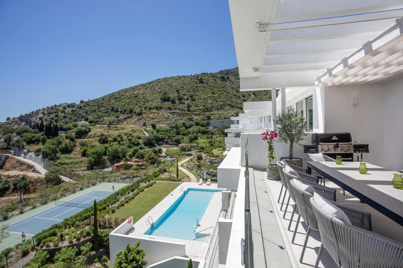 3 bedroom Penthouse for sale in Ojen with pool garage - € 1,150,000 (Ref: 9831271)