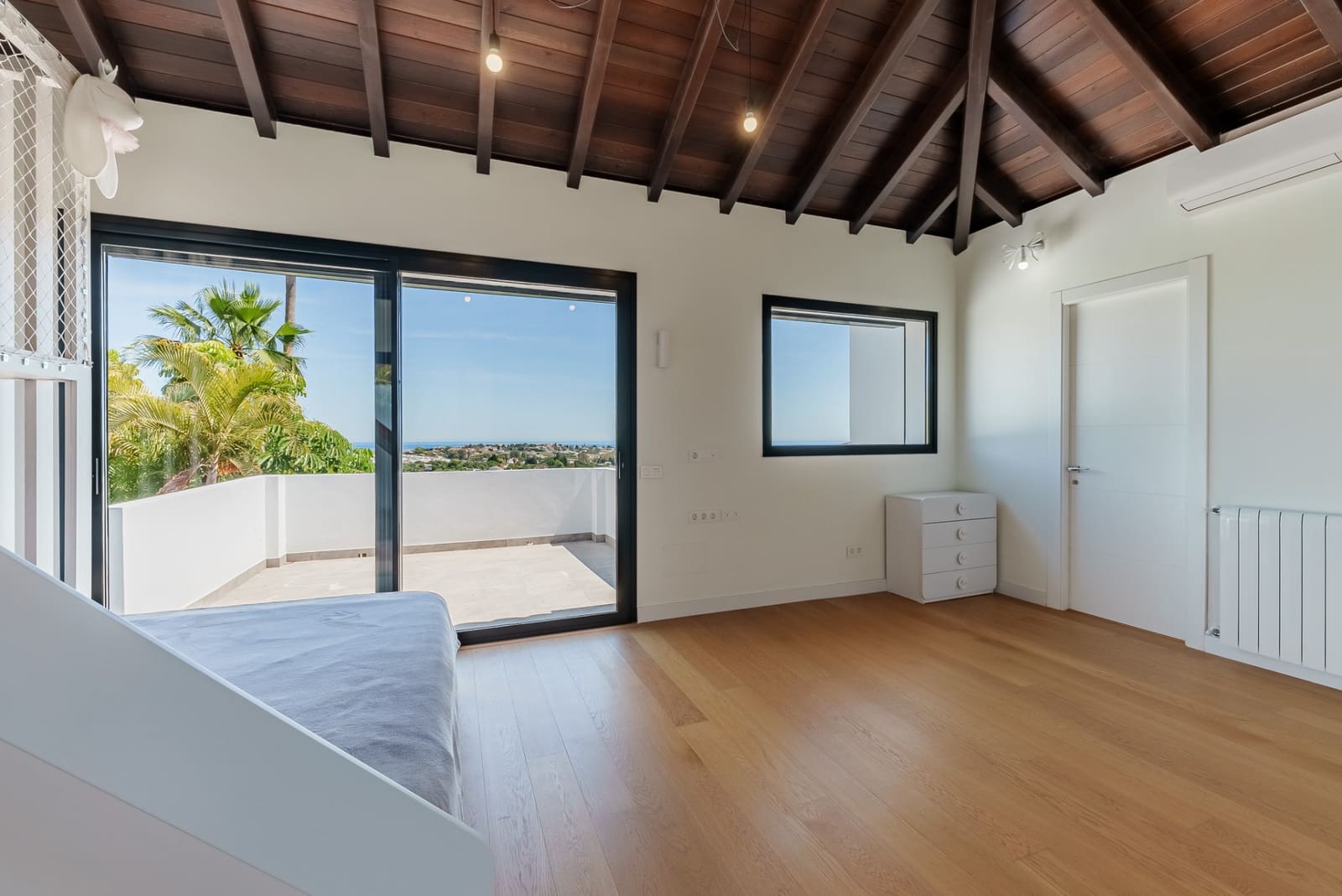 5 Zimmer Villa zu verkaufen in Benahavis mit Pool Garage - 2.150.000 € (Ref: 9831275)