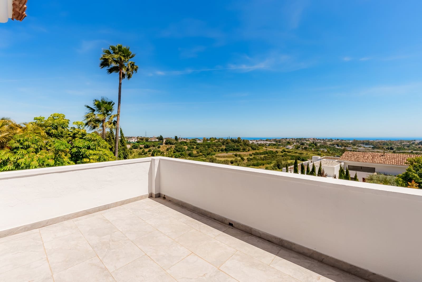5 Zimmer Villa zu verkaufen in Benahavis mit Pool Garage - 2.150.000 € (Ref: 9831275)