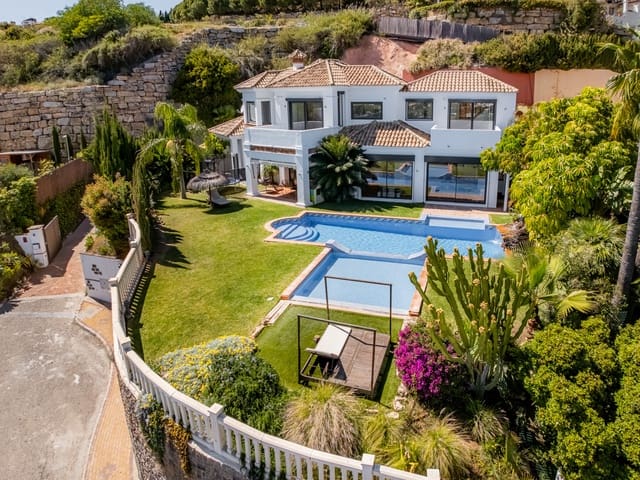 5 Zimmer Villa zu verkaufen in Los Arqueros - Puerto del Almendro, Benahavís mit Pool Garage - 2.150.000 € (Ref: 9831275)