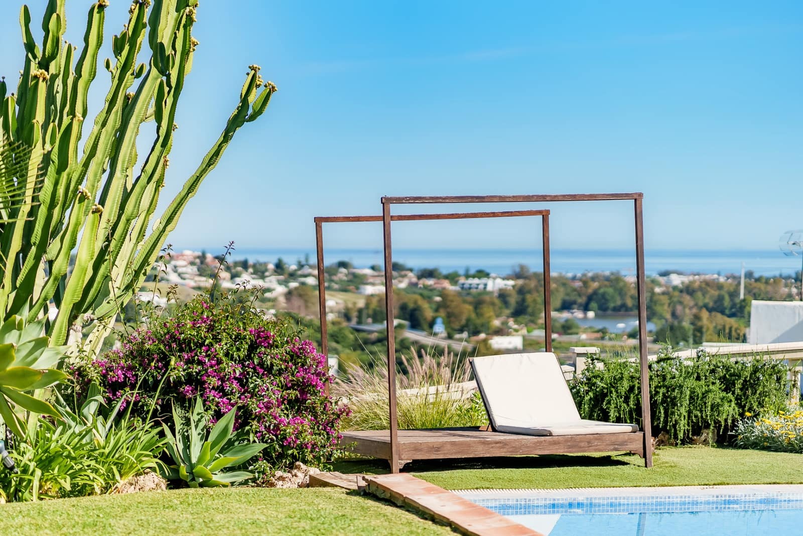 5 Zimmer Villa zu verkaufen in Benahavis mit Pool Garage - 2.150.000 € (Ref: 9831275)