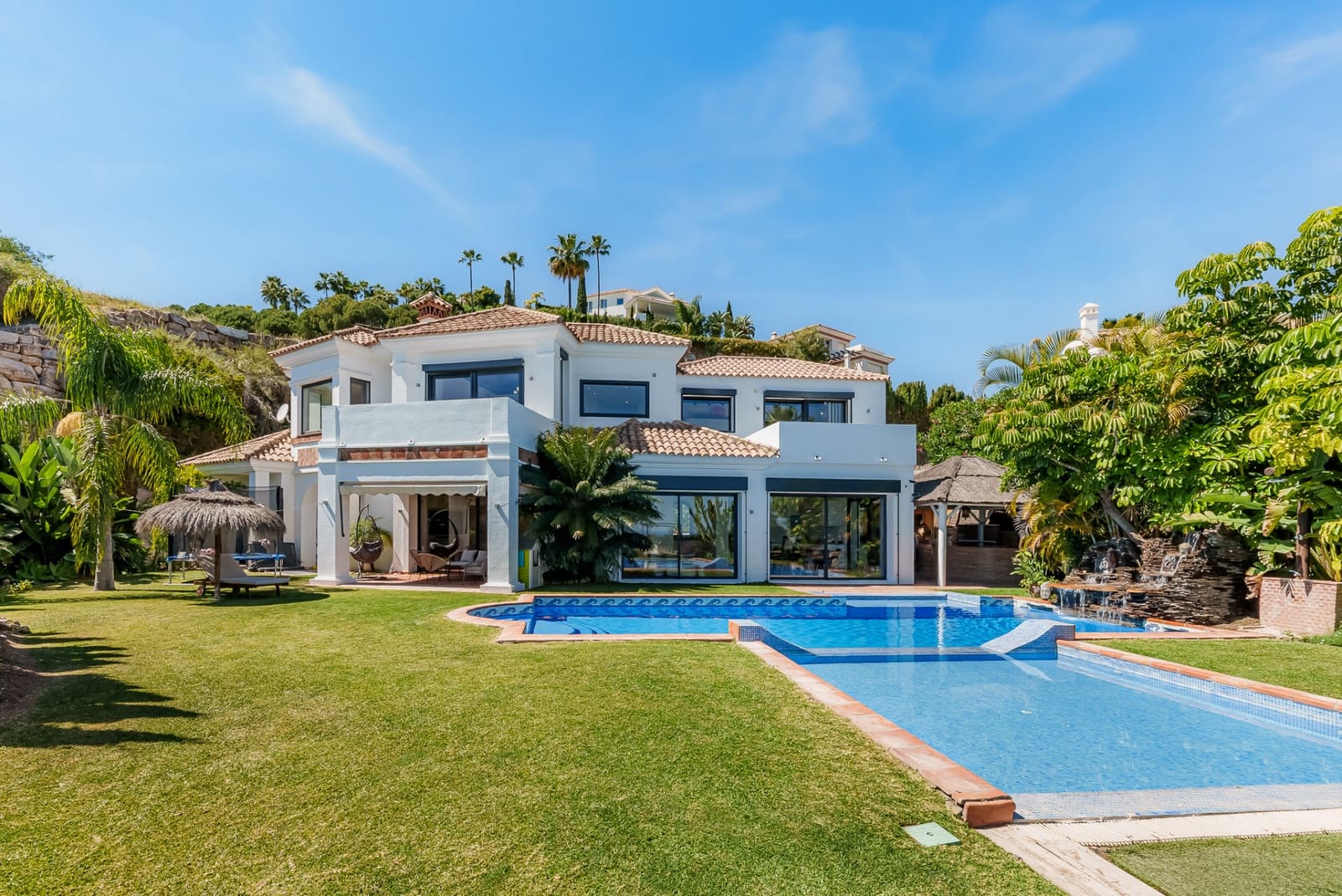 5 Zimmer Villa zu verkaufen in Benahavis mit Pool Garage - 2.150.000 € (Ref: 9831275)