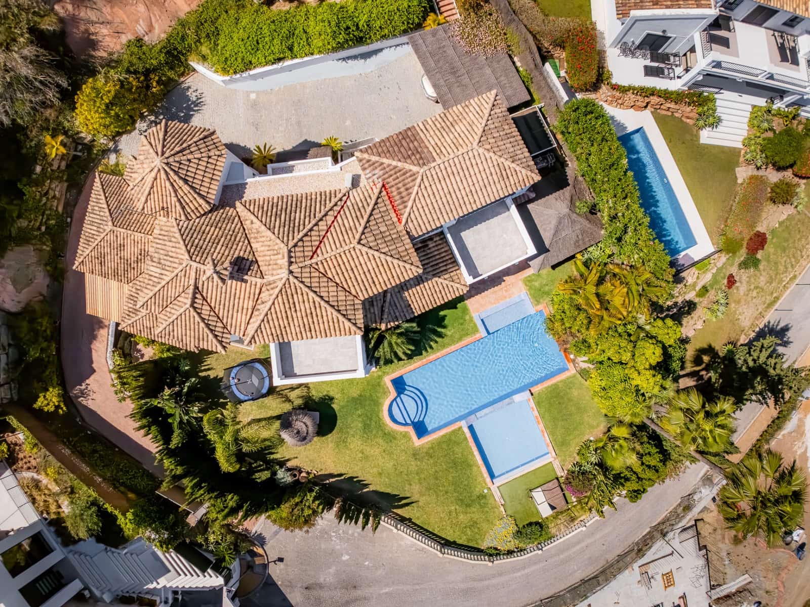 5 Zimmer Villa zu verkaufen in Benahavis mit Pool Garage - 2.150.000 € (Ref: 9831275)