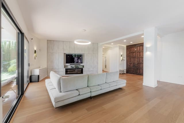 5 sypialnia Willa na sprzedaż w Los Arqueros - Puerto del Almendro, Benahavís z basenem garażem - 2 150 000 € (Ref: 9831275)