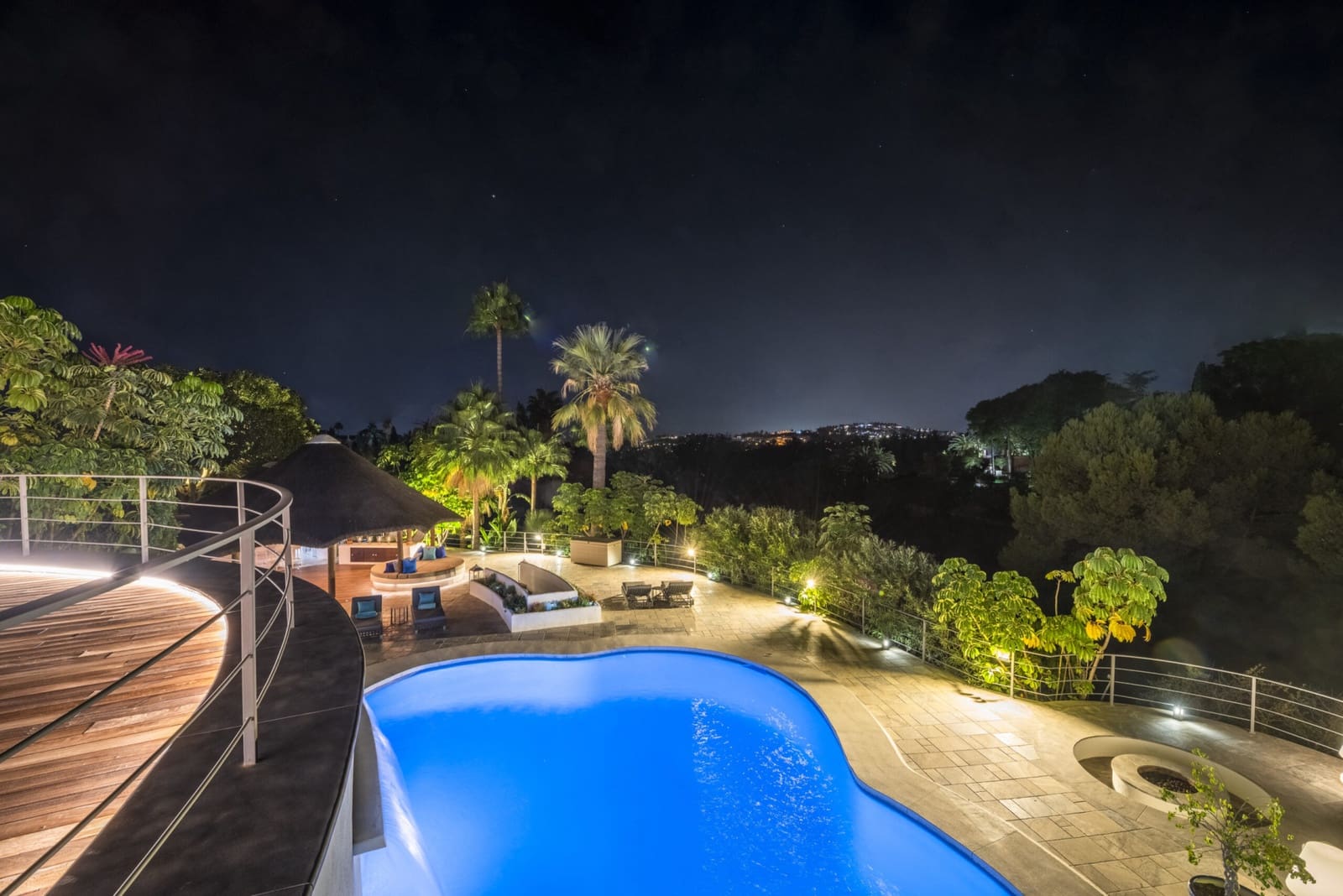 4 quarto Moradia para venda em Nueva Andalucia com piscina garagem - 3 950 000 € (Ref: 9831276)