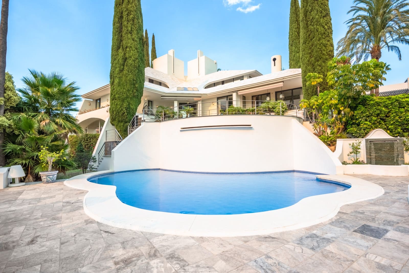 4 quarto Moradia para venda em Nueva Andalucia com piscina garagem - 3 950 000 € (Ref: 9831276)