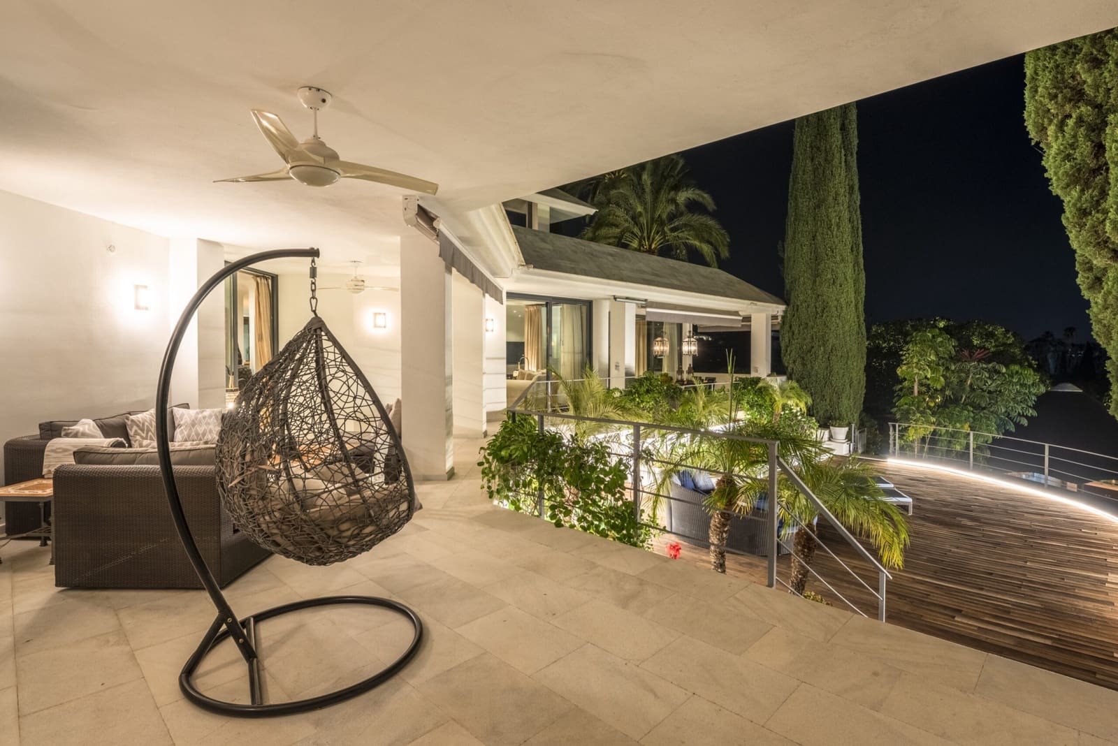 4 quarto Moradia para venda em Nueva Andalucia com piscina garagem - 3 950 000 € (Ref: 9831276)