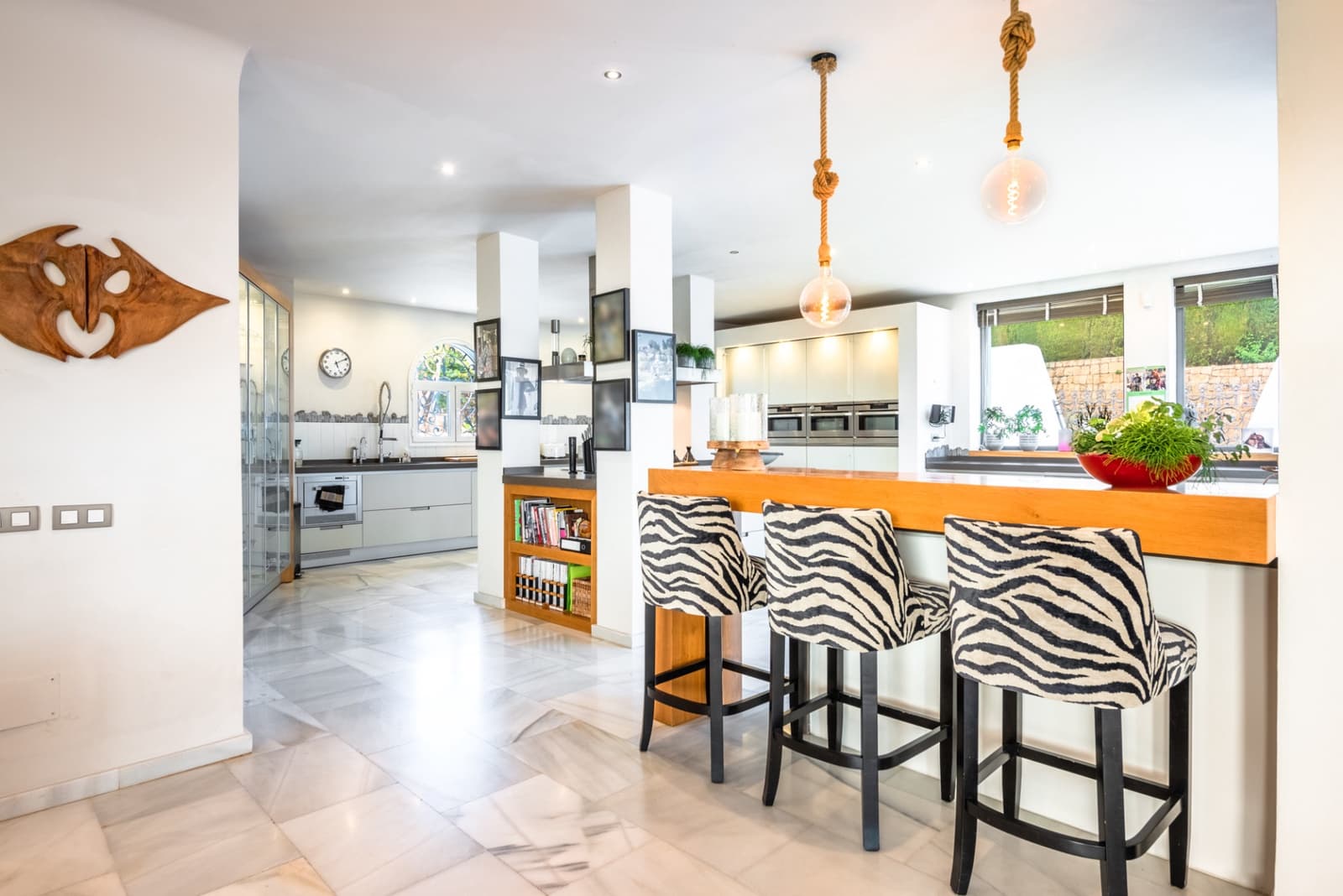 4 quarto Moradia para venda em Nueva Andalucia com piscina garagem - 3 950 000 € (Ref: 9831276)
