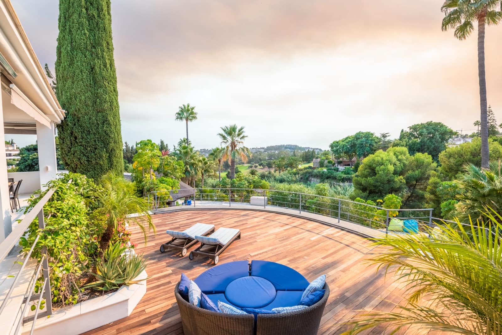 4 quarto Moradia para venda em Nueva Andalucia com piscina garagem - 3 950 000 € (Ref: 9831276)