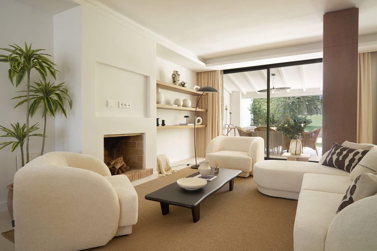 4 bedroom Townhouse for sale in Nueva Andalucia with pool garage - € 1,650,000 (Ref: 9839147)