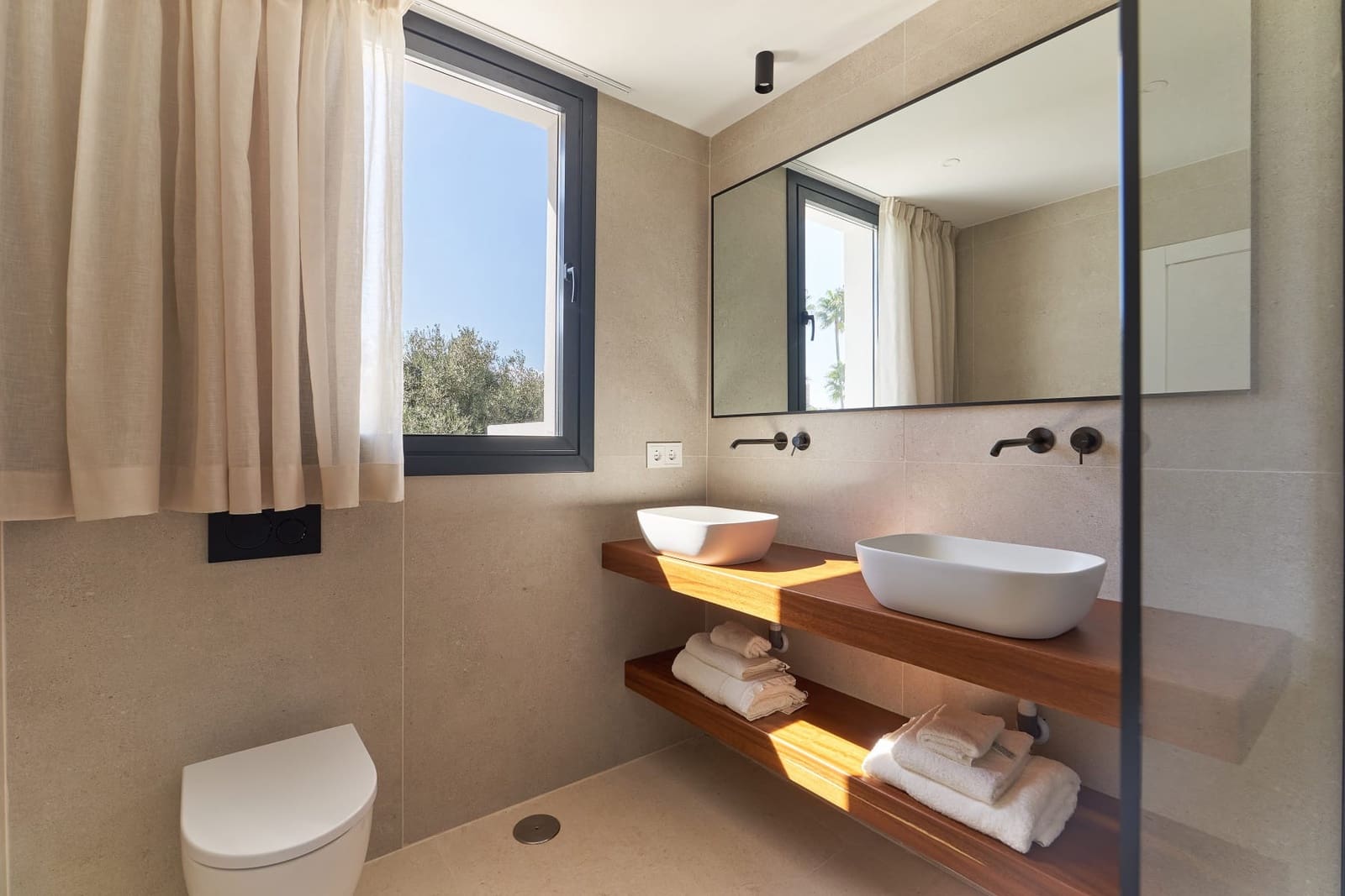 4 bedroom Townhouse for sale in Nueva Andalucia with pool garage - € 1,650,000 (Ref: 9839147)