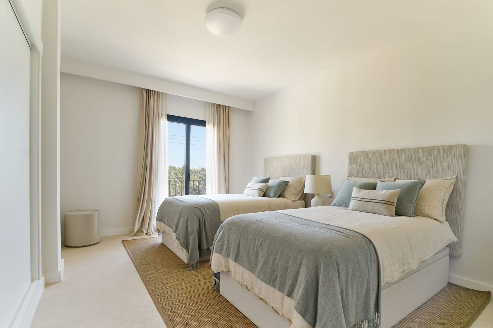 4 bedroom Townhouse for sale in Nueva Andalucia with pool garage - € 1,650,000 (Ref: 9839147)
