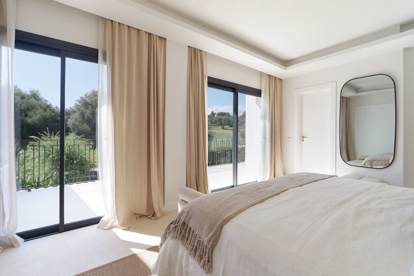 4 bedroom Townhouse for sale in Nueva Andalucia with pool garage - € 1,650,000 (Ref: 9839147)