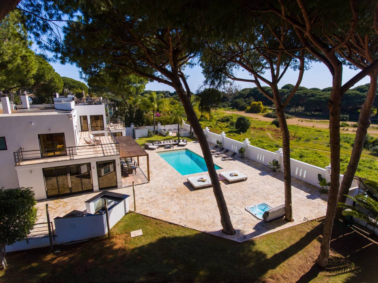 8 bedroom Villa for sale in Marbella with pool garage - € 4,750,000 (Ref: 9839149)