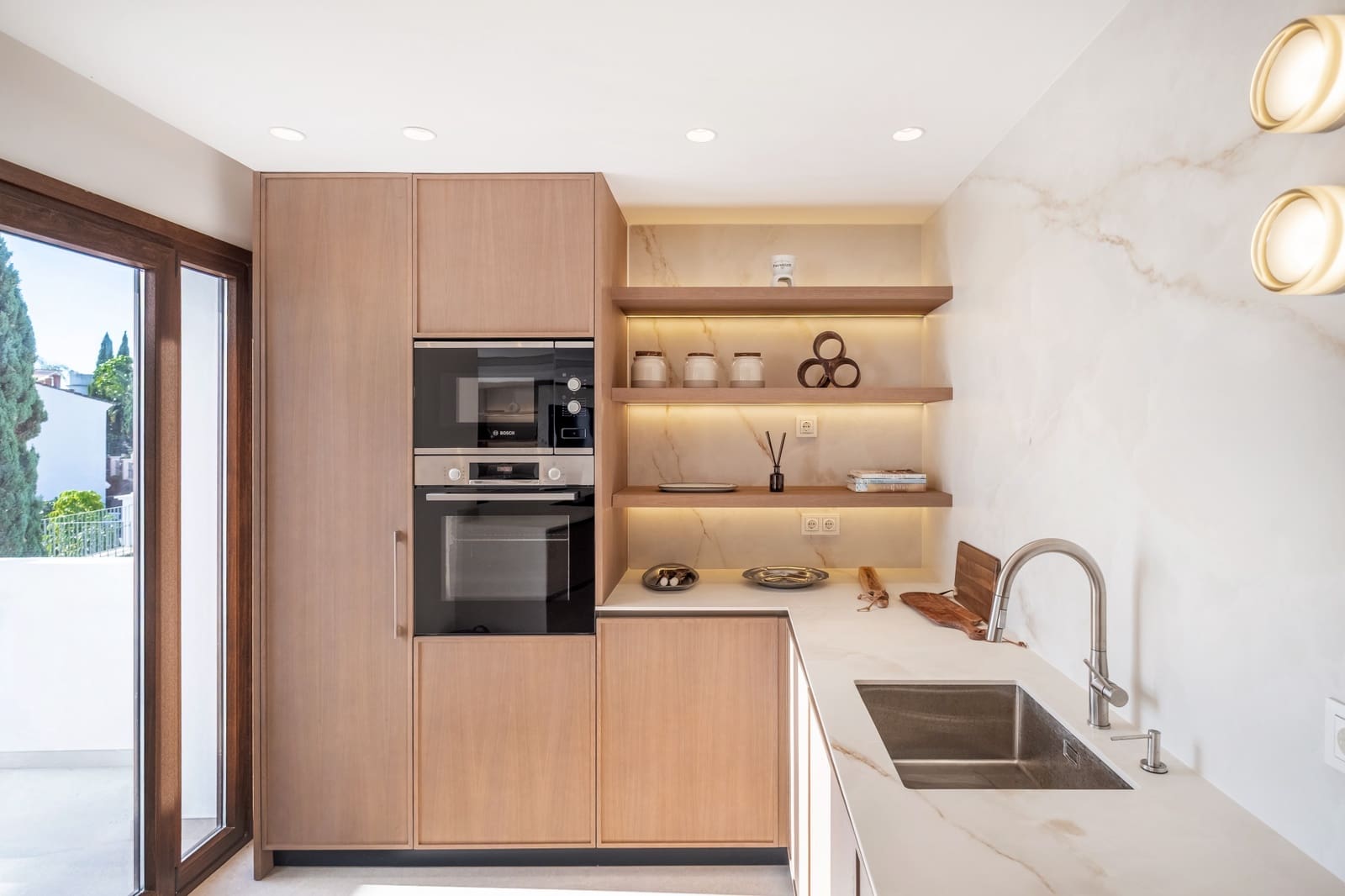 4 bedroom Townhouse for sale in El Paraiso with pool garage - € 1,325,000 (Ref: 9839150)