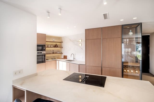 4 soverom Hus til salgs i El Paraiso, Estepona med svømmebasseng garasje - € 1 325 000 (Ref: 9839150)