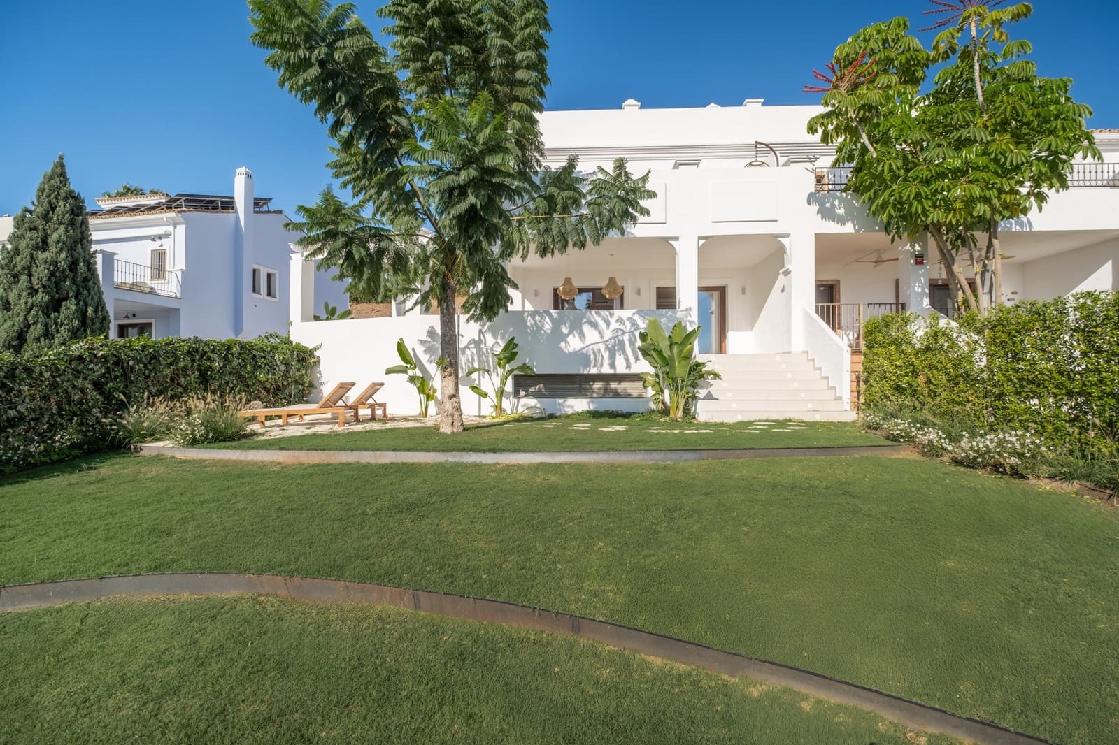 4 bedroom Townhouse for sale in El Paraiso with pool garage - € 1,325,000 (Ref: 9839150)