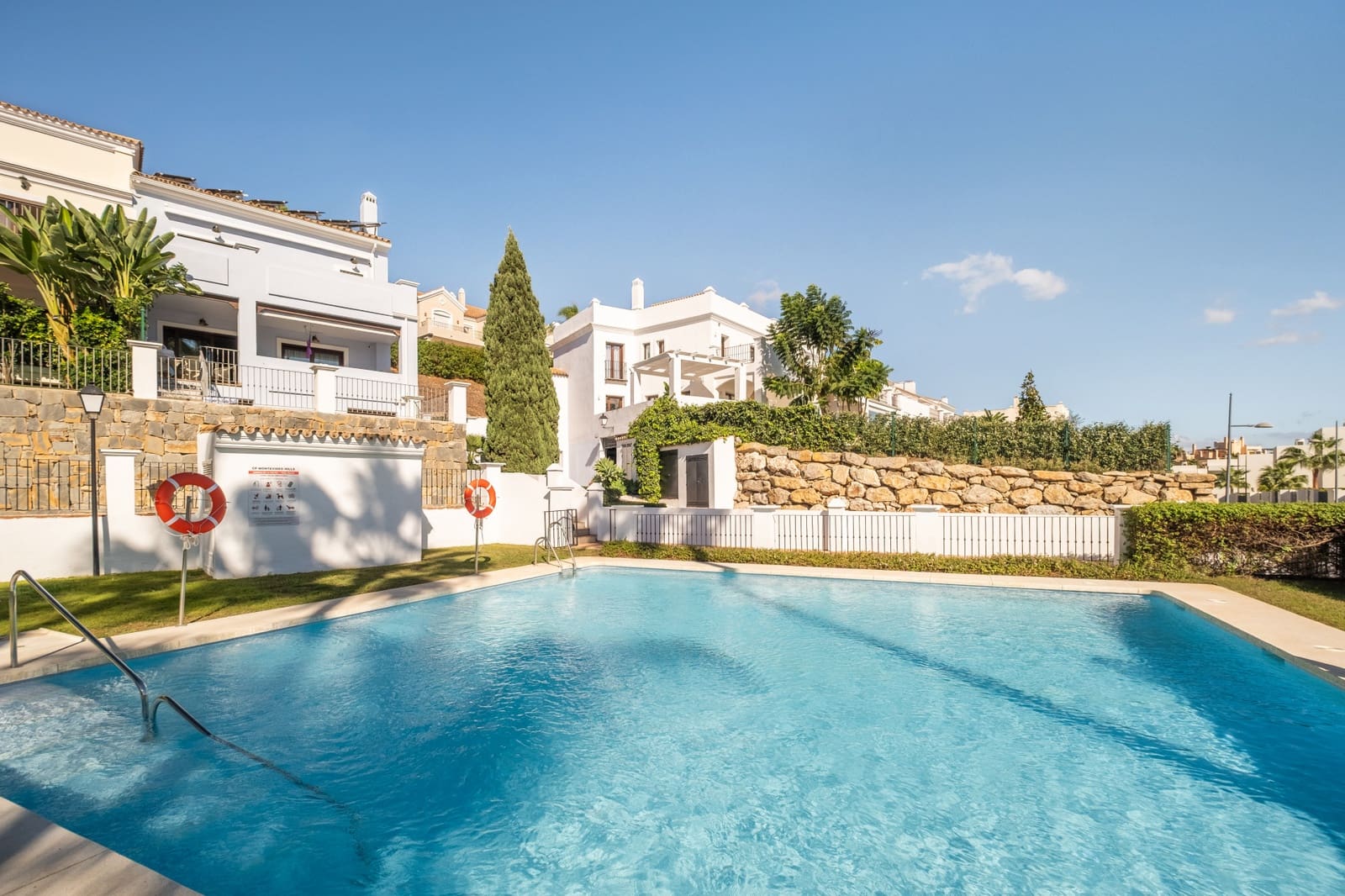 4 bedroom Townhouse for sale in El Paraiso with pool garage - € 1,325,000 (Ref: 9839150)