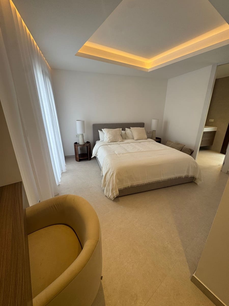 4 bedroom Townhouse for sale in El Paraiso with pool garage - € 1,295,000 (Ref: 9839151)