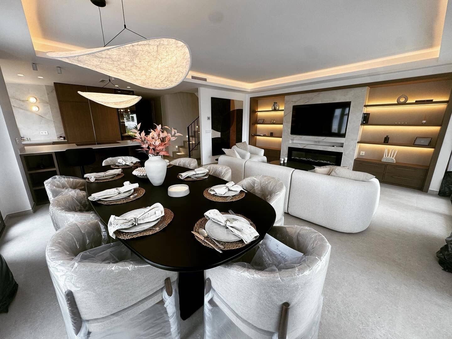 4 bedroom Townhouse for sale in El Paraiso with pool garage - € 1,295,000 (Ref: 9839151)
