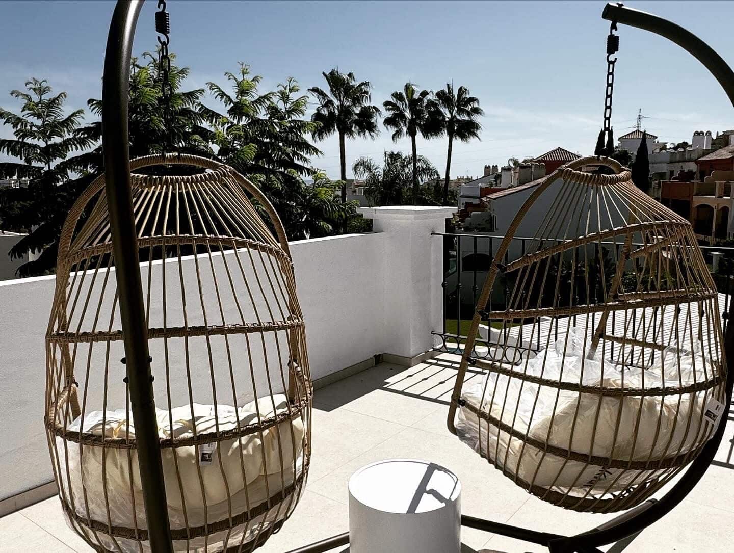 4 bedroom Townhouse for sale in El Paraiso with pool garage - € 1,295,000 (Ref: 9839151)