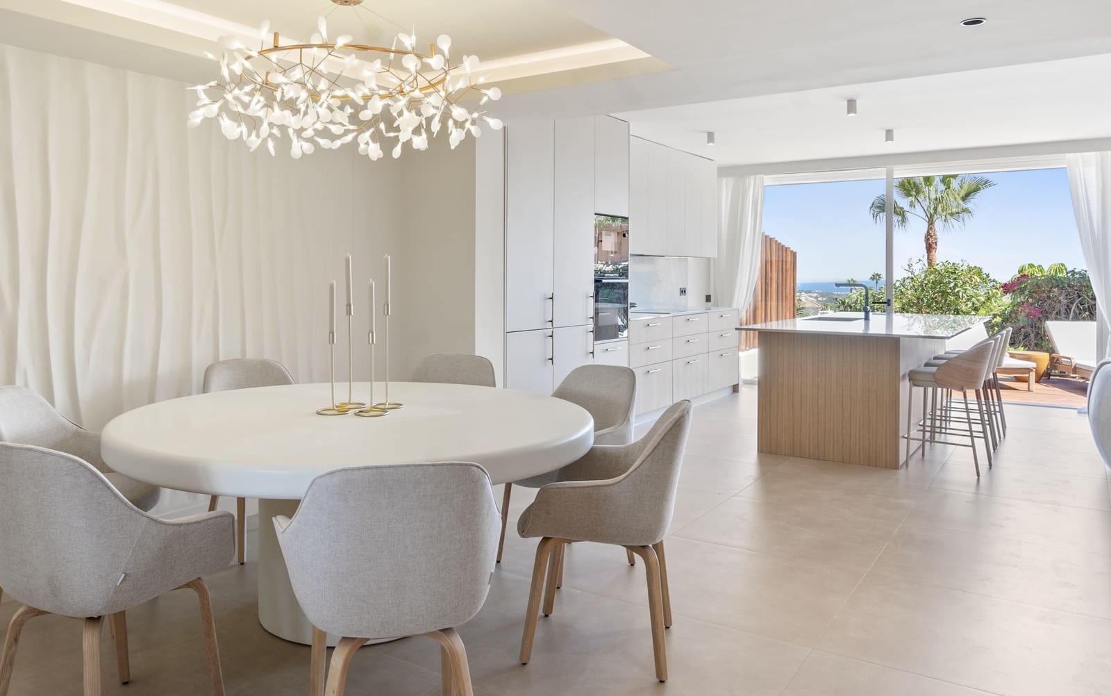 3 bedroom Apartment for sale in Nueva Andalucia with pool garage - € 1,250,000 (Ref: 9839152)