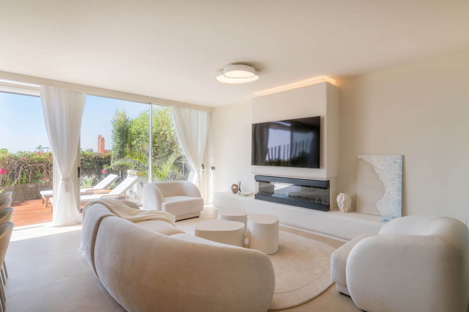 3 bedroom Apartment for sale in Nueva Andalucia with pool garage - € 1,250,000 (Ref: 9839152)