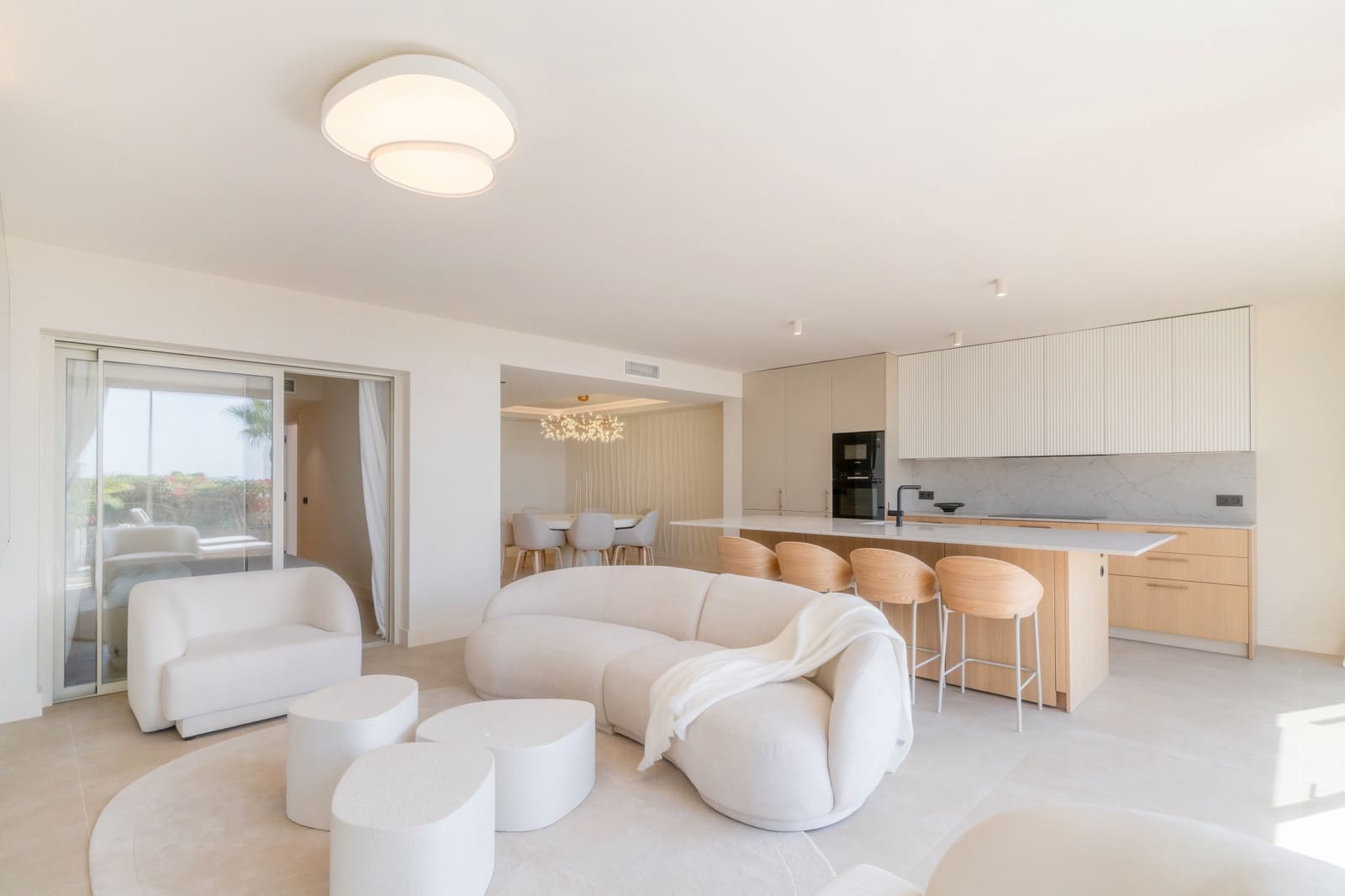 3 bedroom Apartment for sale in Nueva Andalucia with pool garage - € 1,250,000 (Ref: 9839152)