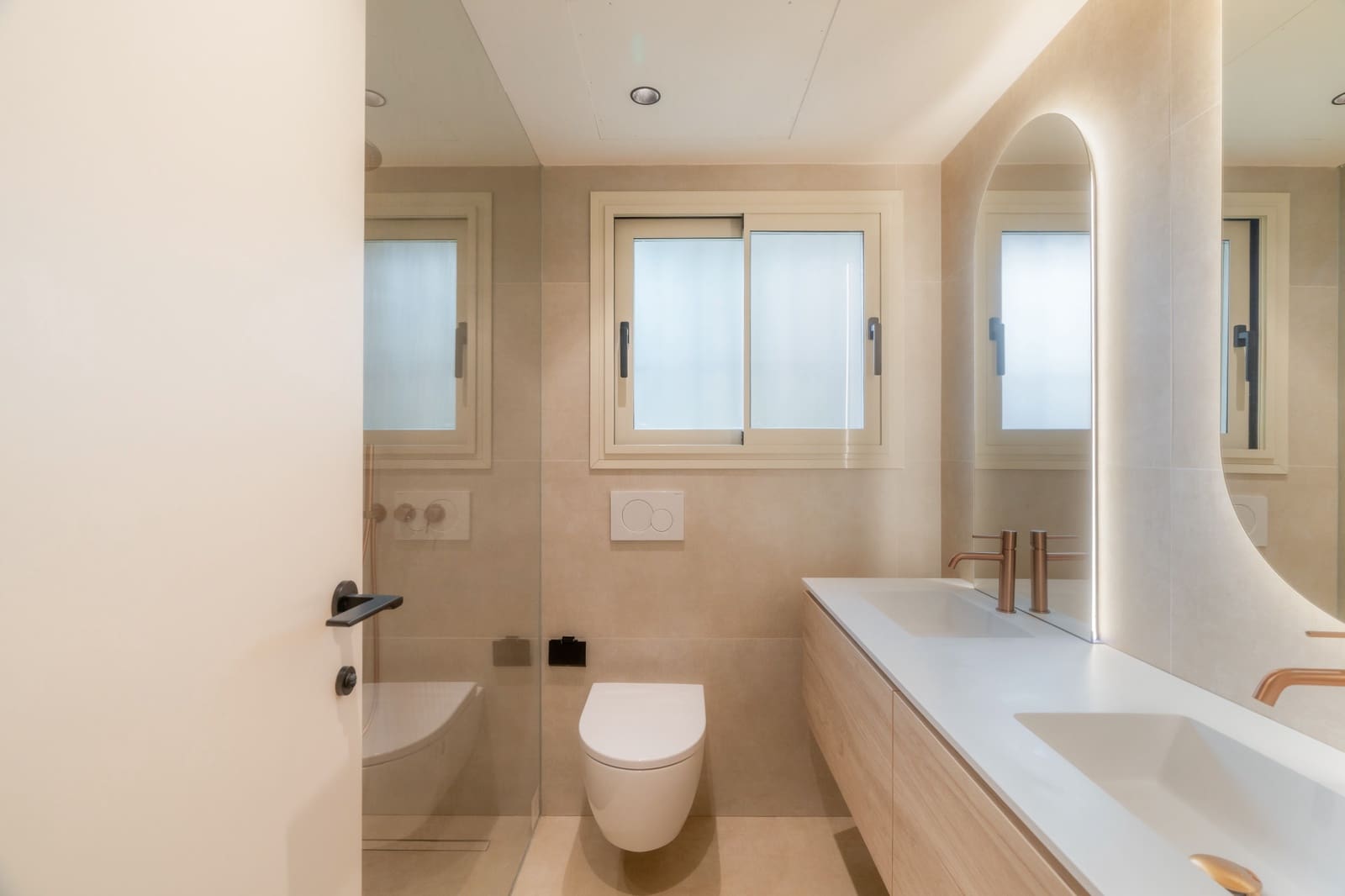 3 bedroom Apartment for sale in Nueva Andalucia with pool garage - € 1,250,000 (Ref: 9839152)