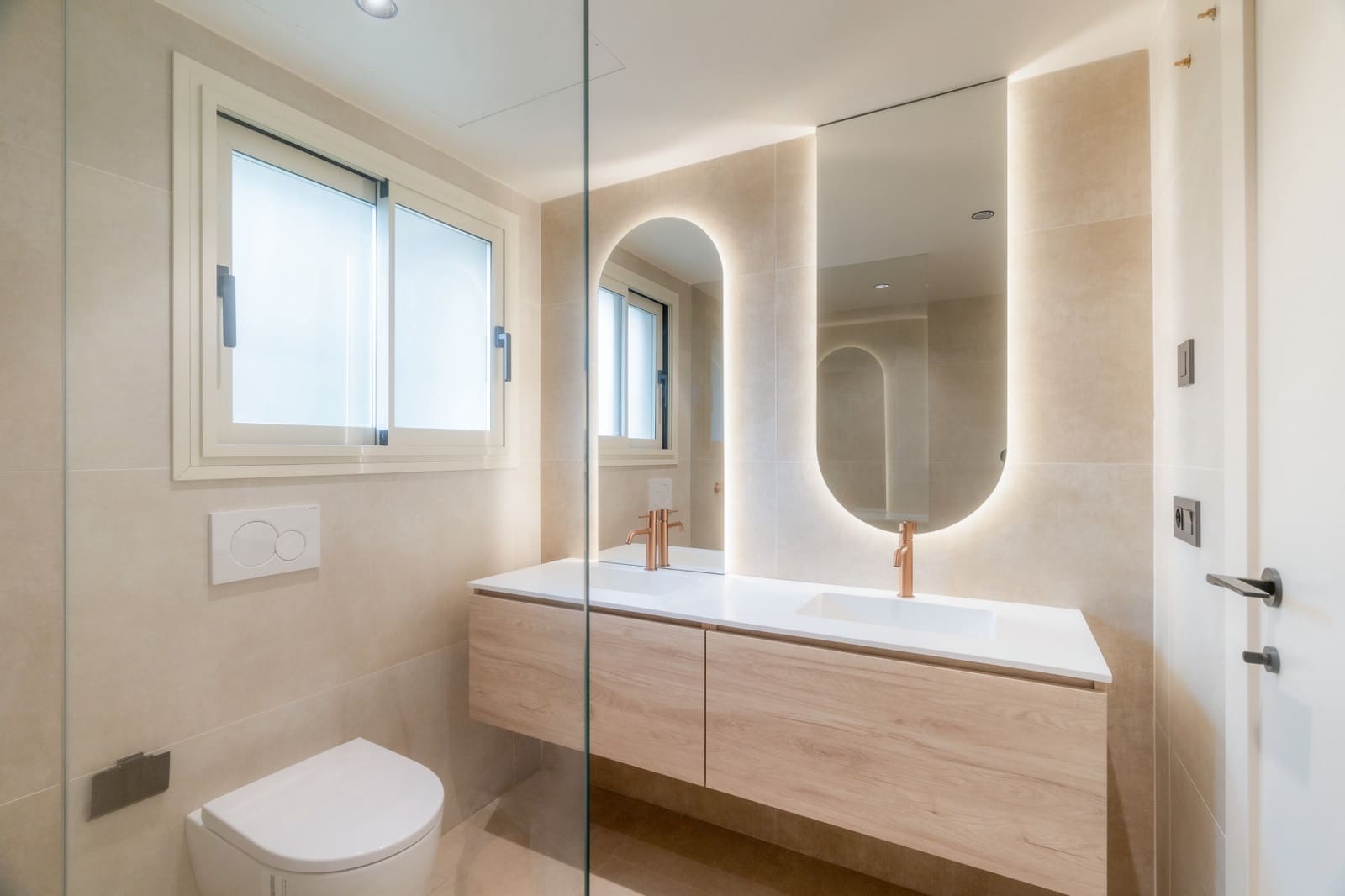 3 bedroom Apartment for sale in Nueva Andalucia with pool garage - € 1,250,000 (Ref: 9839152)
