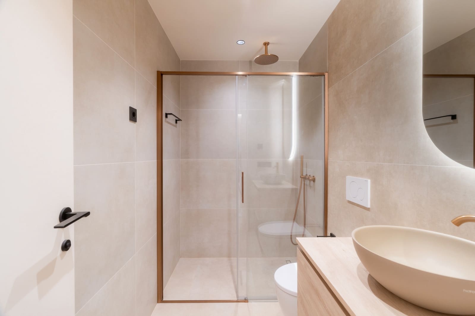 3 bedroom Apartment for sale in Nueva Andalucia with pool garage - € 1,250,000 (Ref: 9839152)