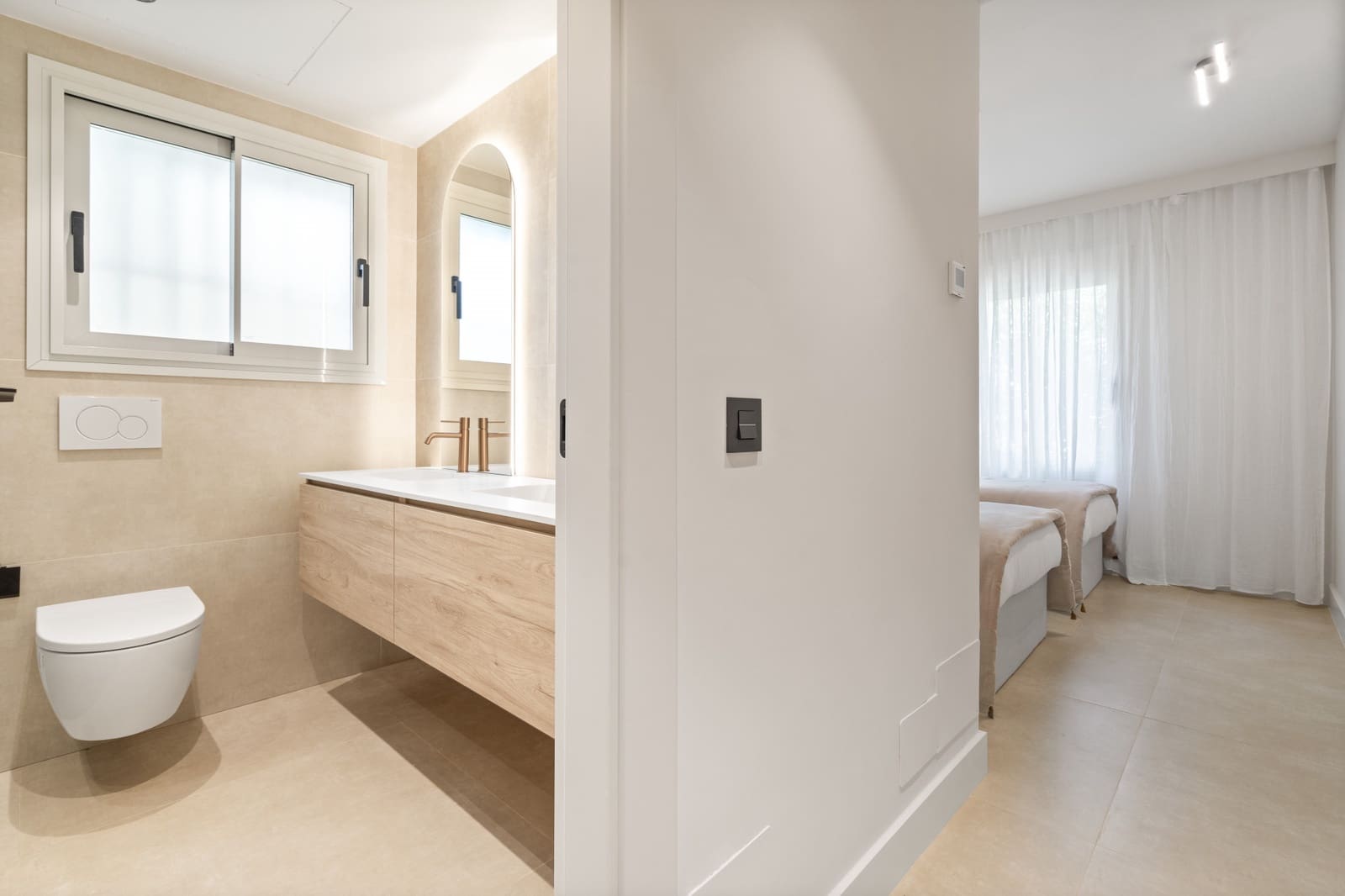 3 bedroom Apartment for sale in Nueva Andalucia with pool garage - € 1,250,000 (Ref: 9839152)