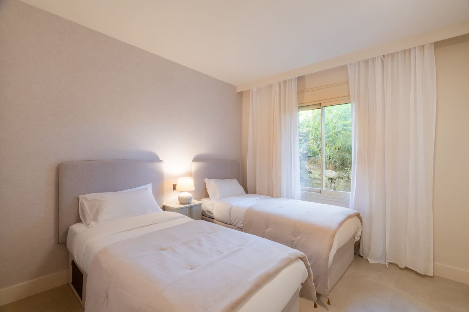3 bedroom Apartment for sale in Nueva Andalucia with pool garage - € 1,250,000 (Ref: 9839152)