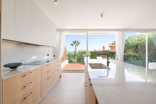 3 bedroom Apartment for sale in Aloha Golf, Marbella with pool garage - € 1,250,000 (Ref: 9839152)