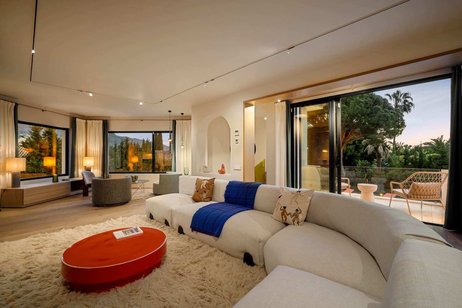 4 bedroom Villa for sale in Nueva Andalucia with pool garage - € 3,450,000 (Ref: 9839156)