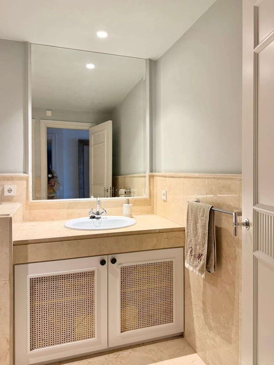 3 bedroom Apartment for rent in Marbella with garage - € 2,700 (Ref: 9846167)