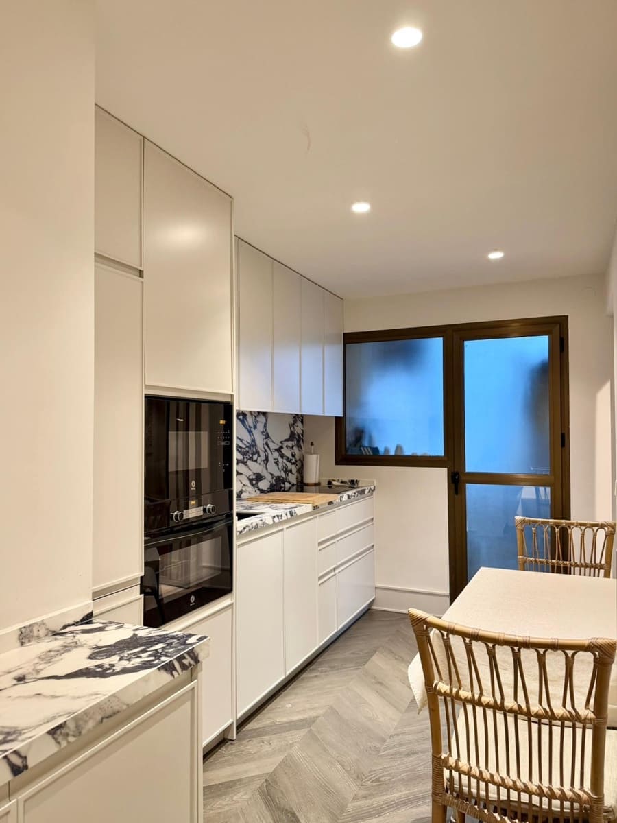 3 bedroom Apartment for rent in Marbella with garage - € 2,700 (Ref: 9846167)