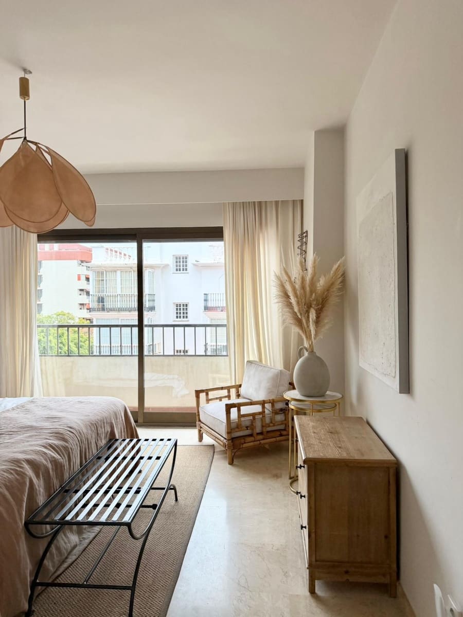 3 bedroom Apartment for rent in Marbella with garage - € 2,700 (Ref: 9846167)