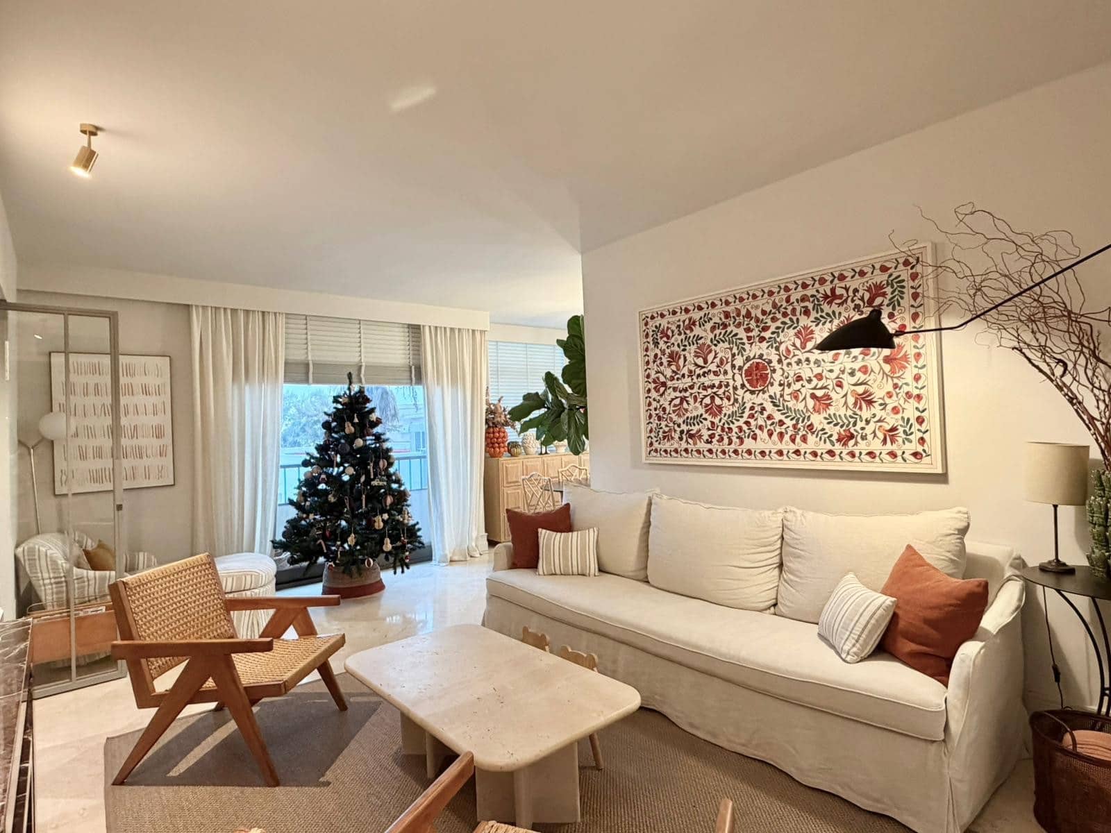 3 bedroom Apartment for rent in Marbella with garage - € 2,700 (Ref: 9846167)