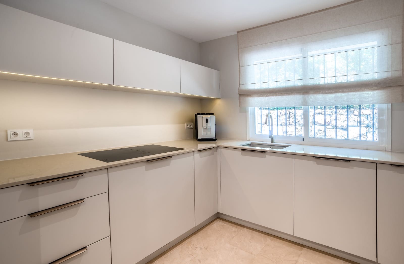 3 Zimmer Apartment zu verkaufen in Marbella mit Pool Garage - 995.000 € (Ref: 9866926)