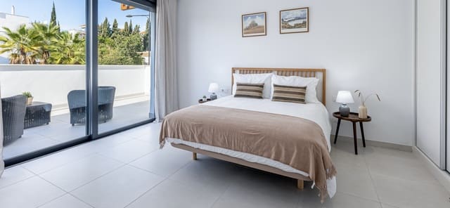 3 soveværelse Byhus til salg i Bel-Air, Estepona med swimmingpool garage - € 807.300 (Ref: 9866930)
