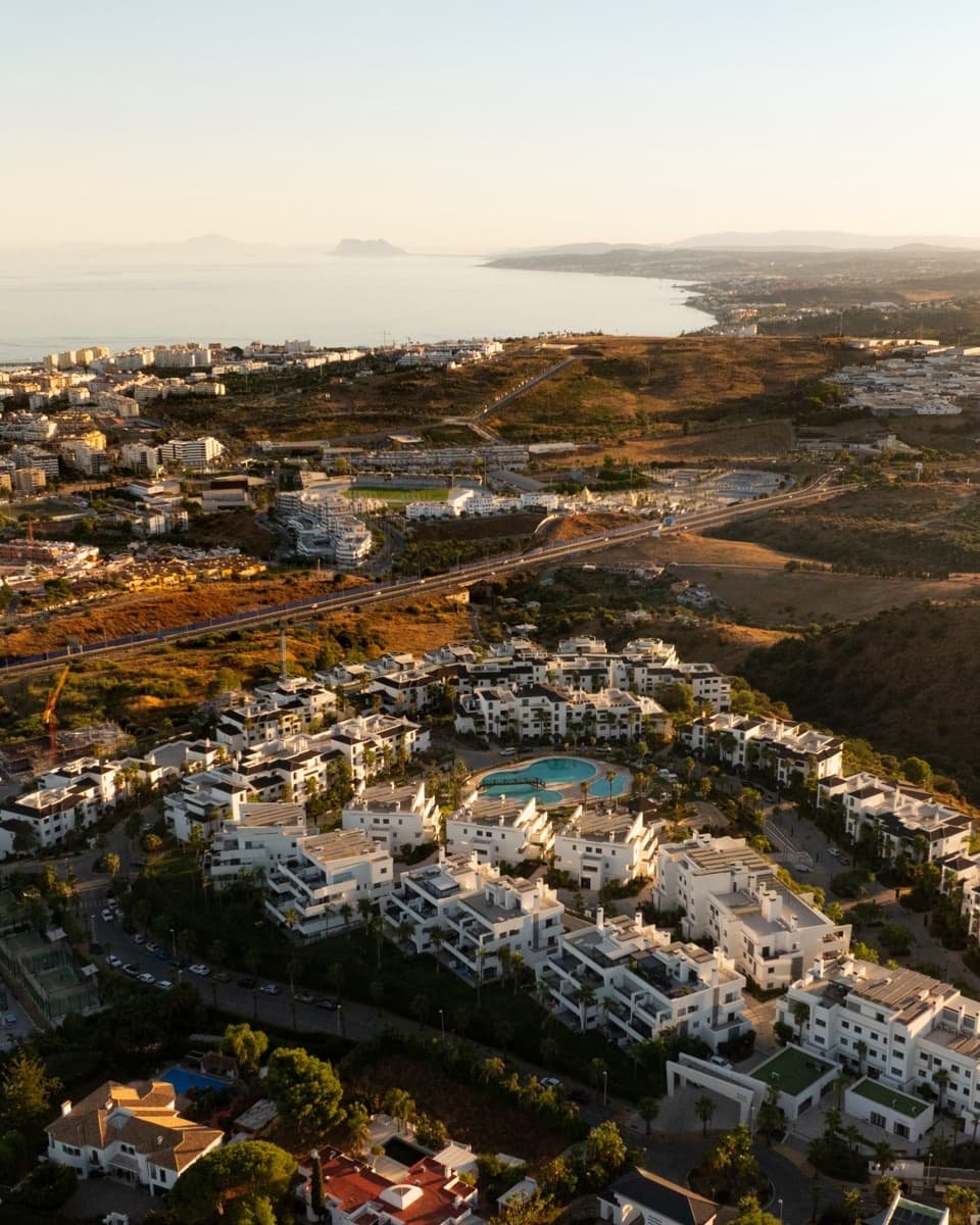 3 Zimmer Apartment zu verkaufen in Estepona mit Pool Garage - 750.000 € (Ref: 9868507)