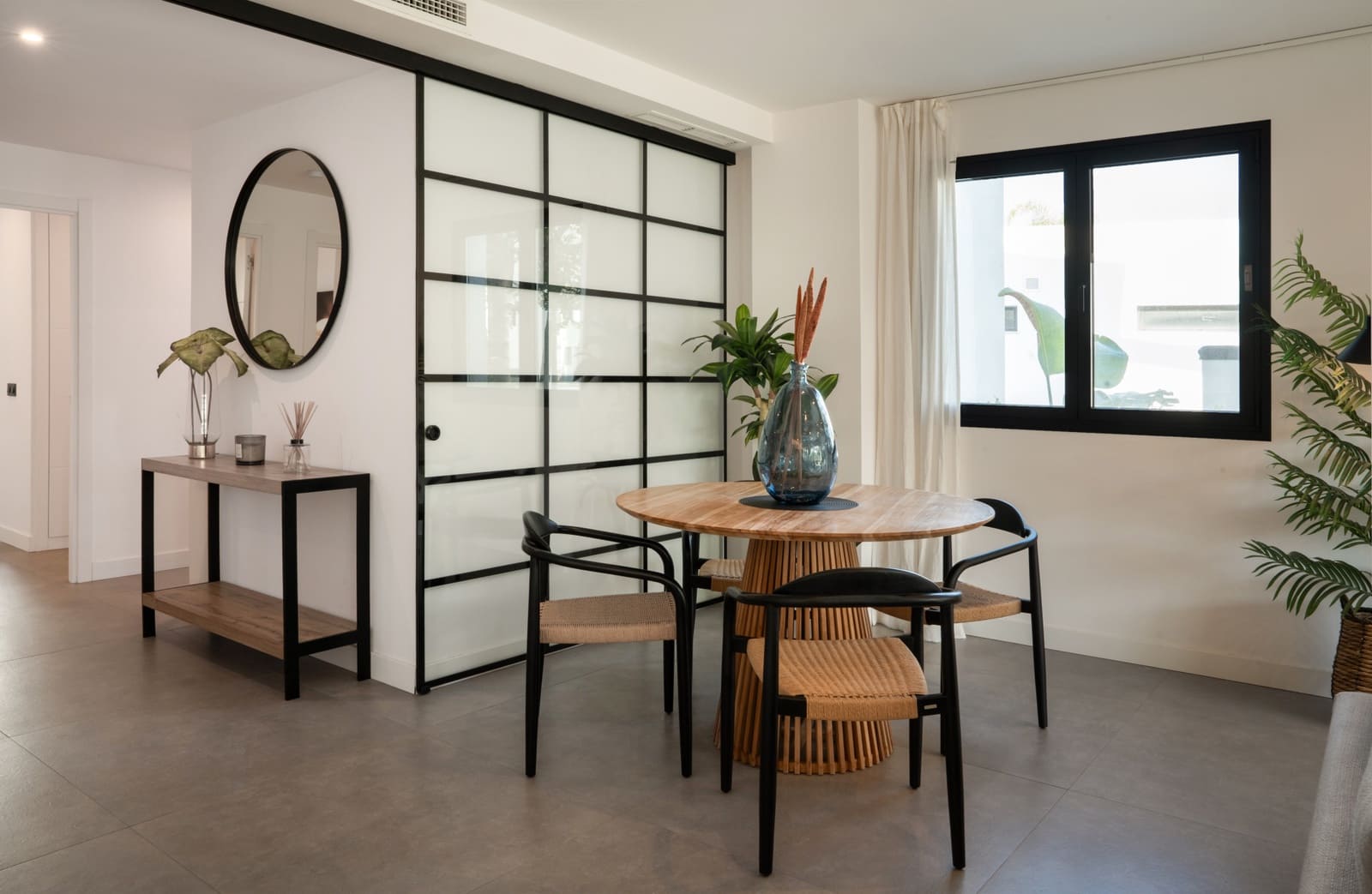 3 Zimmer Apartment zu verkaufen in Estepona mit Pool Garage - 750.000 € (Ref: 9868507)