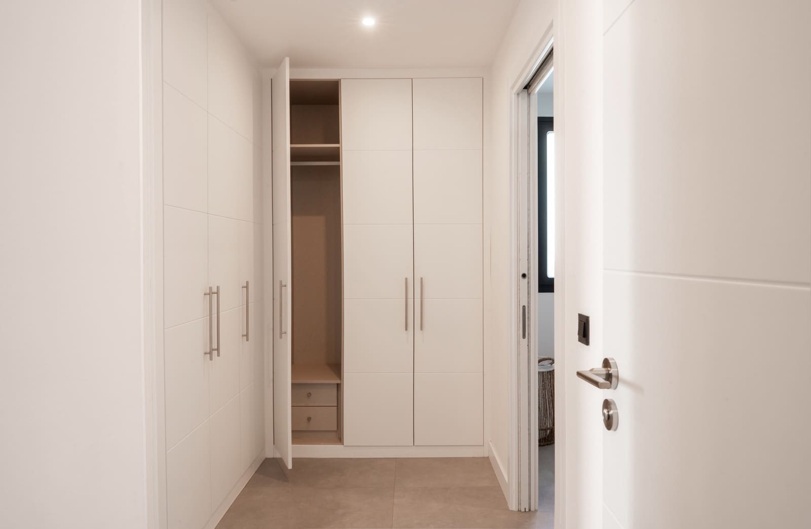 3 Zimmer Apartment zu verkaufen in Estepona mit Pool Garage - 750.000 € (Ref: 9868507)