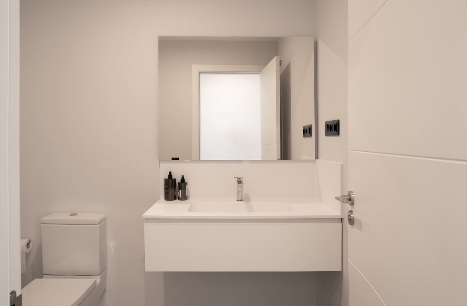 3 Zimmer Apartment zu verkaufen in Estepona mit Pool Garage - 750.000 € (Ref: 9868507)