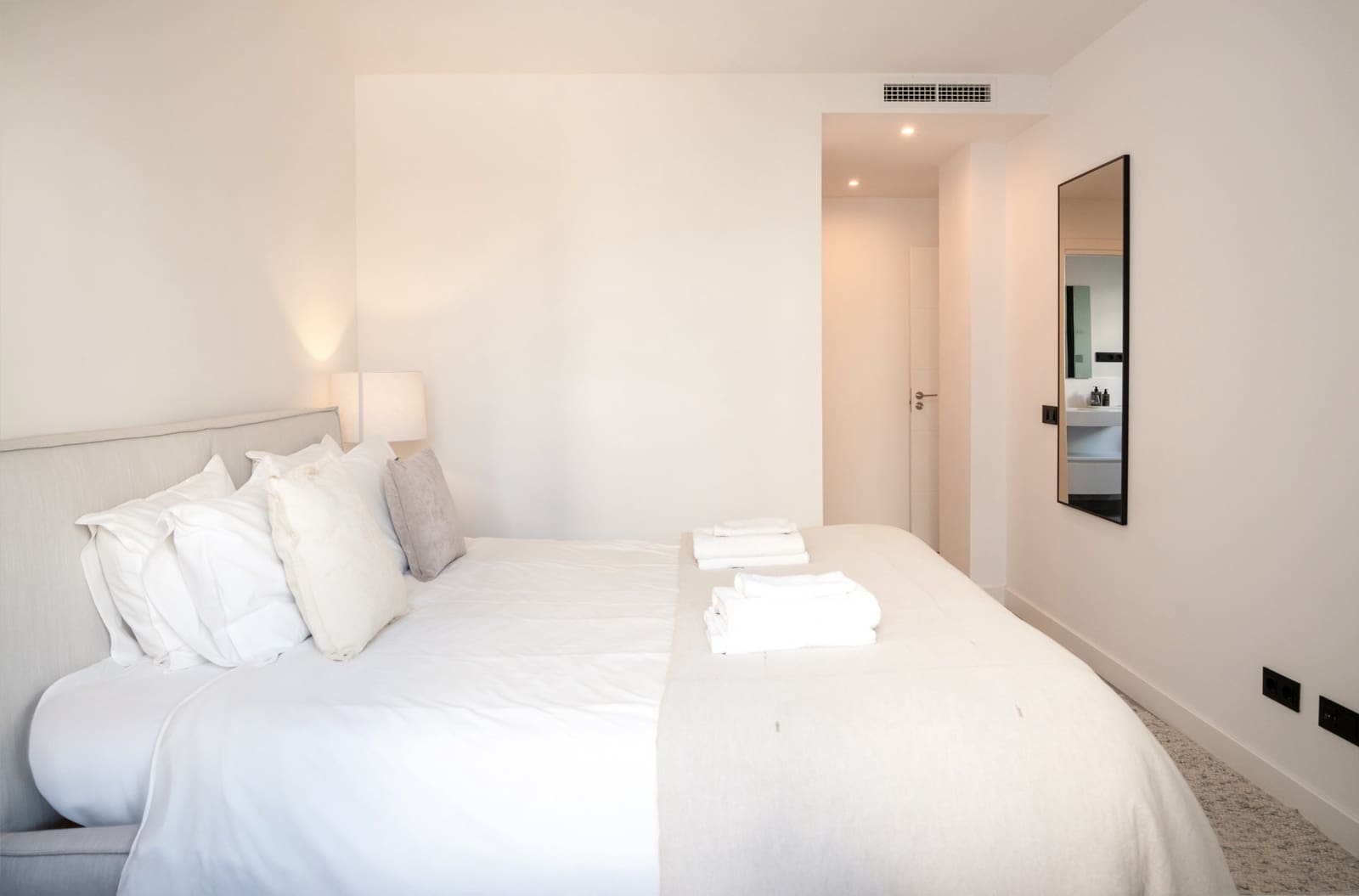 3 Zimmer Apartment zu verkaufen in Estepona mit Pool Garage - 750.000 € (Ref: 9868507)