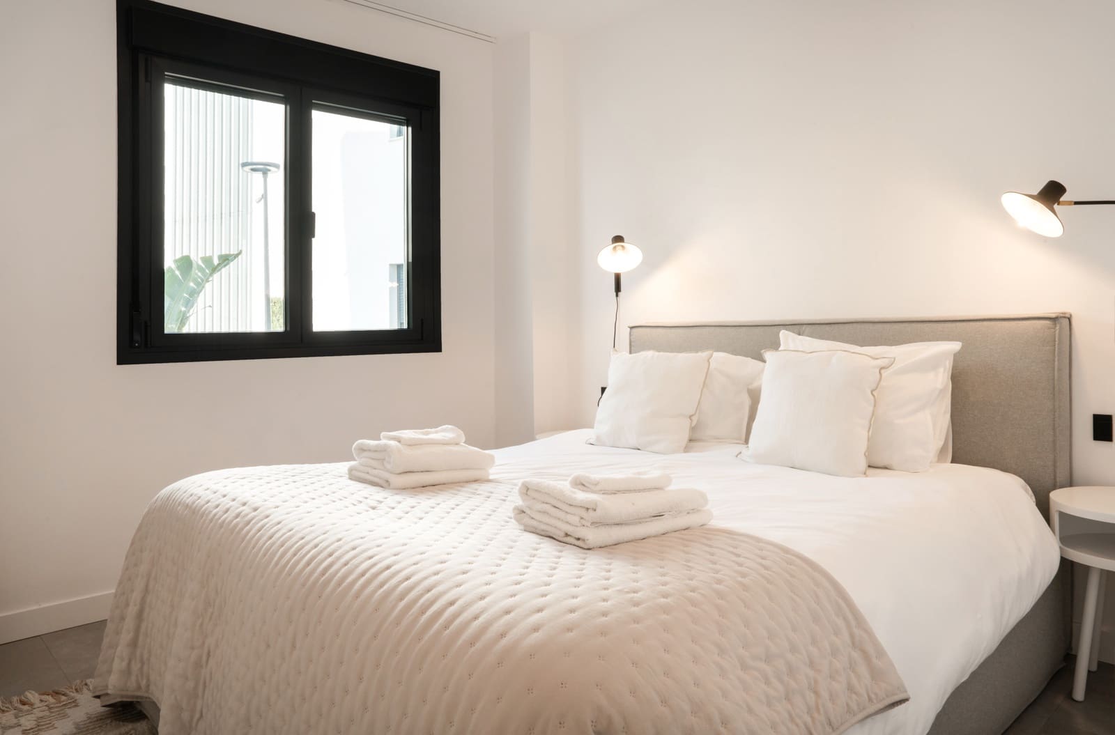 3 Zimmer Apartment zu verkaufen in Estepona mit Pool Garage - 750.000 € (Ref: 9868507)