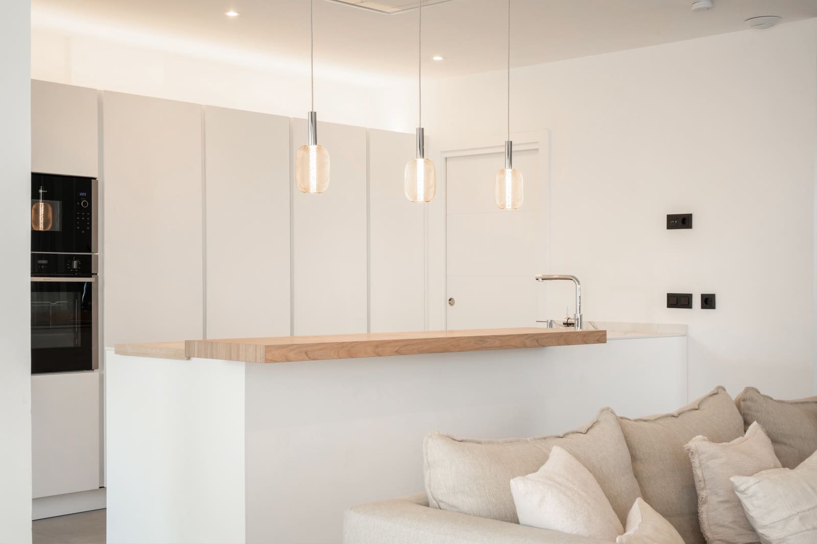 3 Zimmer Apartment zu verkaufen in Estepona mit Pool Garage - 750.000 € (Ref: 9868507)