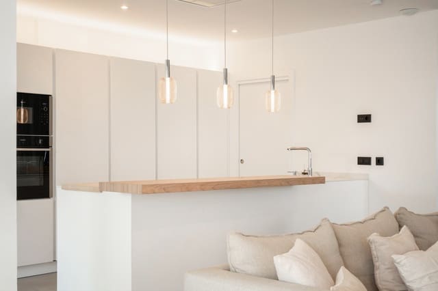 3 sypialnia Apartament na sprzedaż w Altos de Estepona, Estepona z basenem garażem - 750 000 € (Ref: 9868507)